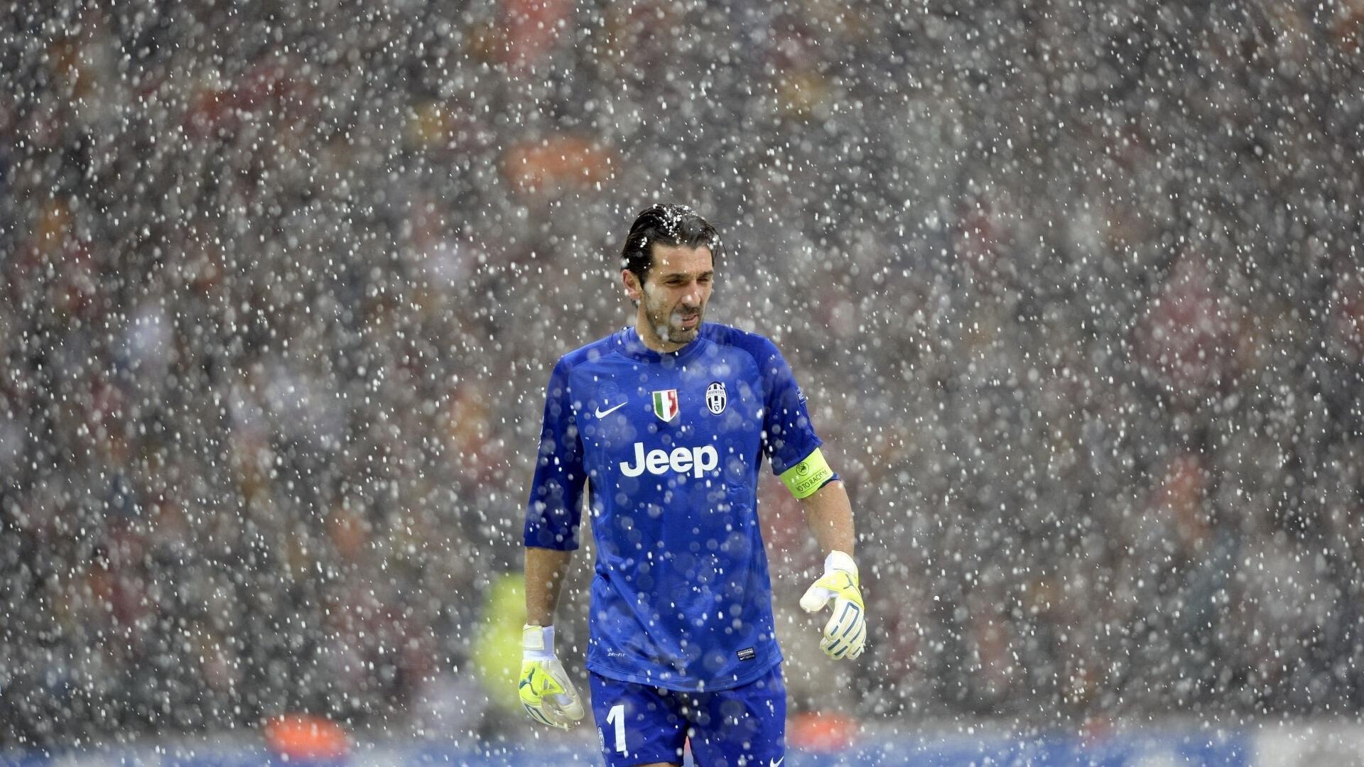 国安再负上港遭遇六连败，热帅布阵引争议金玟哉态度遭质疑